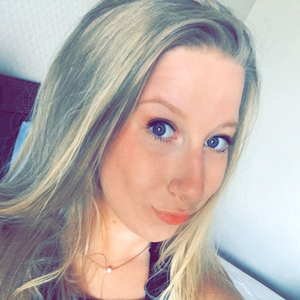 Meet your posher, Alexis